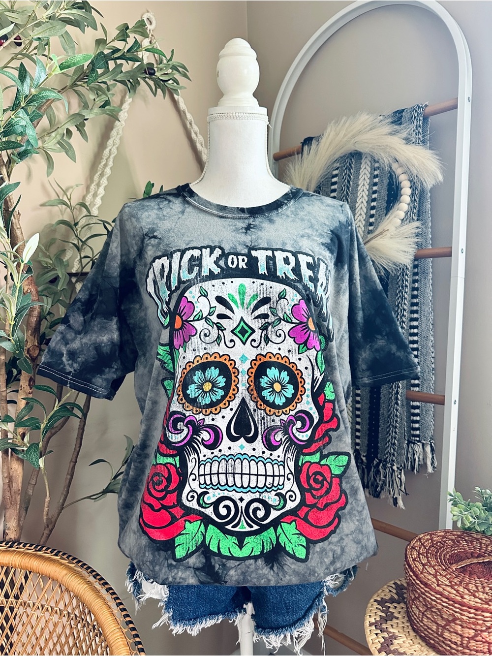 Halloween Sugar Skull Trick or Treat Tie Dye Graphic T-Shirt M